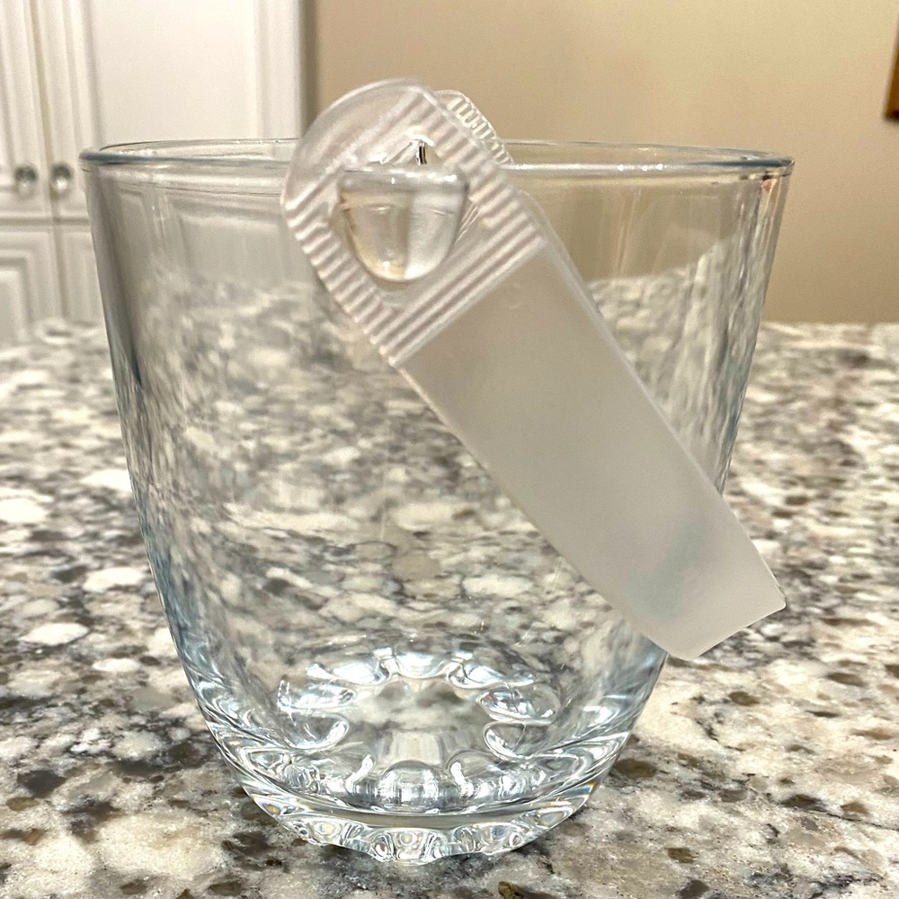 EUC VTG SMALL GLASS ICE BUCKET WITH KNOBS ON BOTTOM AND A PLASTIC HANDLE